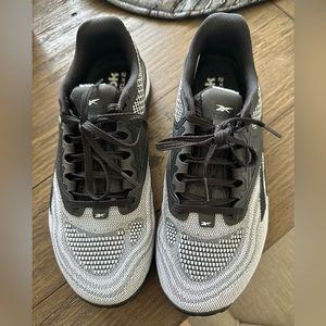 Womens Reebok Nano 2 white black training shoe size 8.5